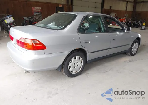 2000 Honda Accord 2.3 Lx from USA, damaged, VIN 1HGCG6654YA130384